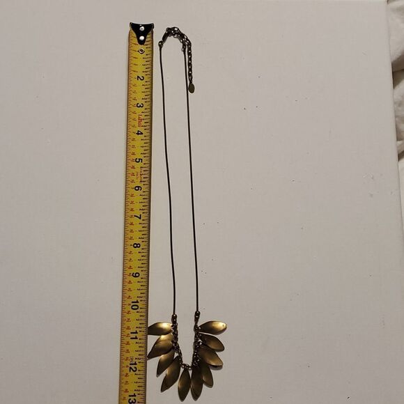 BAER LEAF NECKLACE   - Picture 7 of 9